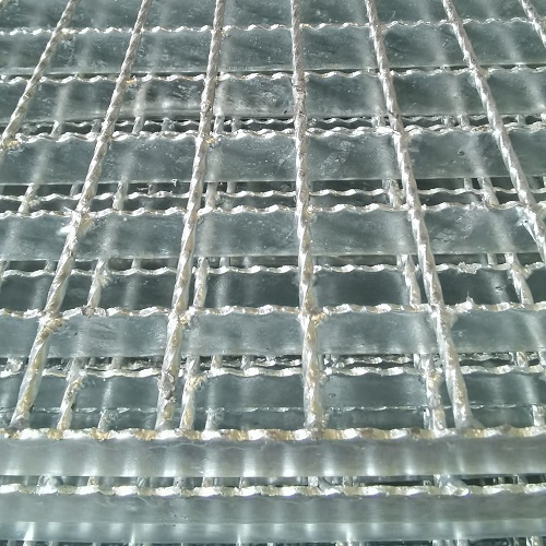 平臺鍍鋅鋼格板鋼格柵G323/30/100的特性與應(yīng)用