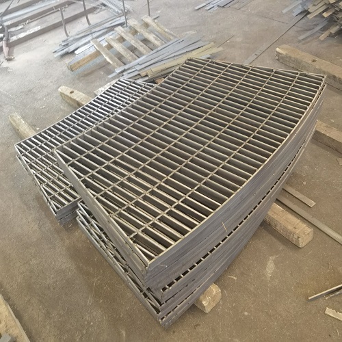 異型車庫(kù)用G405/30/100鋼格柵鋼格板選購(gòu)要點(diǎn)及解決方案