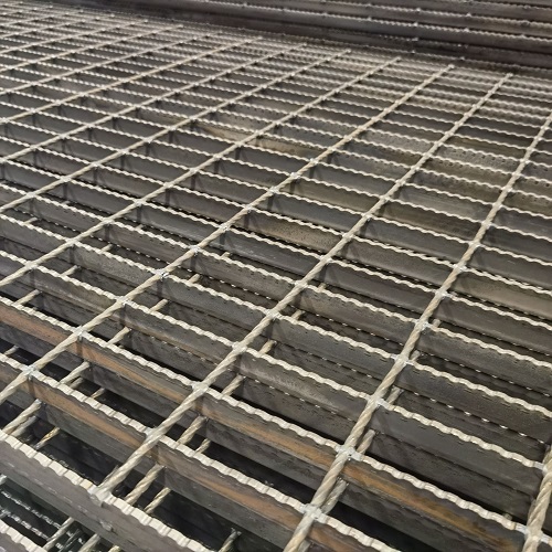 平臺(tái)鋼格柵鋼格板的優(yōu)勢為何是行業(yè)首選