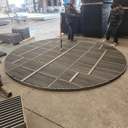 建筑用平臺鋼格板的防滑設(shè)計(jì)詳解