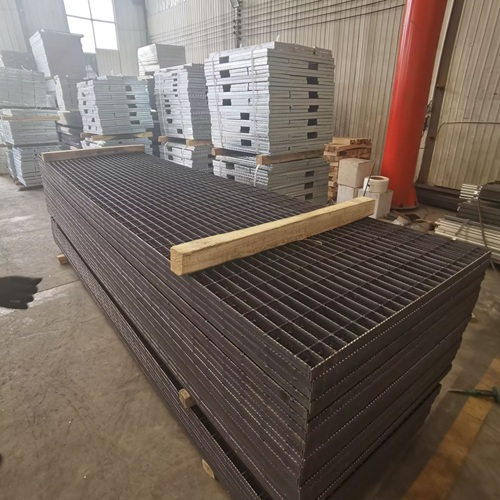 線上線下買鋼格柵有啥區(qū)別？看完再下單不后悔