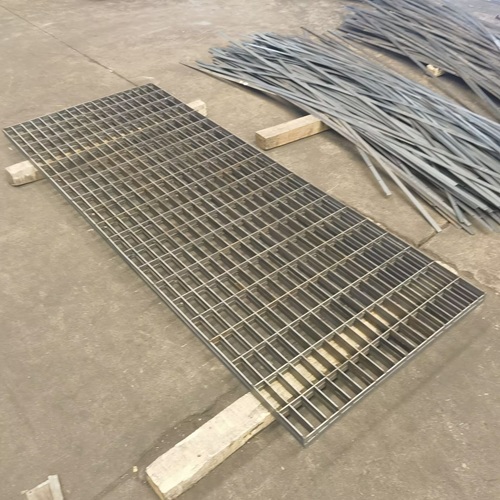 鋼格柵對(duì)比傳統(tǒng)材料，優(yōu)勢(shì)竟有這么多？