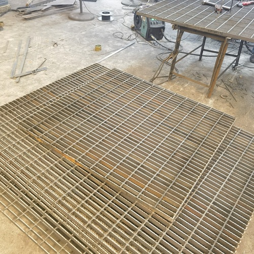 鋼格板是怎么做到防滑又安全的？