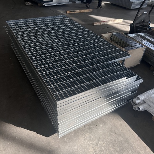 鋼格柵板使用中容易忽視的維護(hù)細(xì)節(jié)