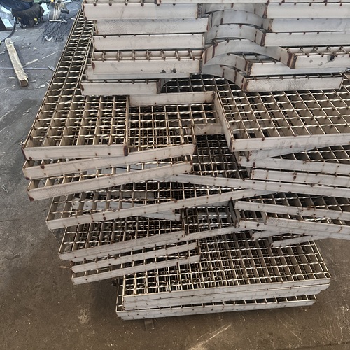 別小看它，這塊鋼格柵板背后藏著大學問