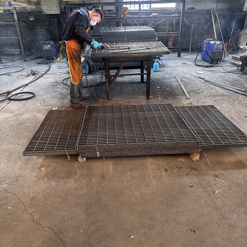 鋼格柵板為什么容易生銹？原因在這里