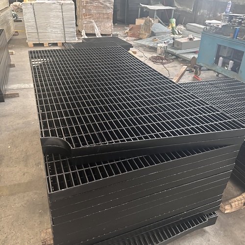 鋼格板高空安裝安全技巧，工程人必學(xué)