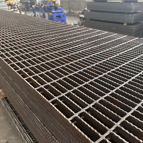 音樂節(jié)舞臺搭建必用鋼格板，承重強還易拆卸