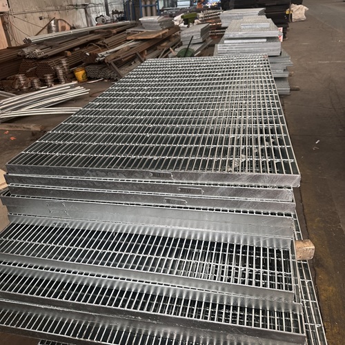 音樂節(jié)舞臺搭建必用鋼格板，承重強還易拆卸