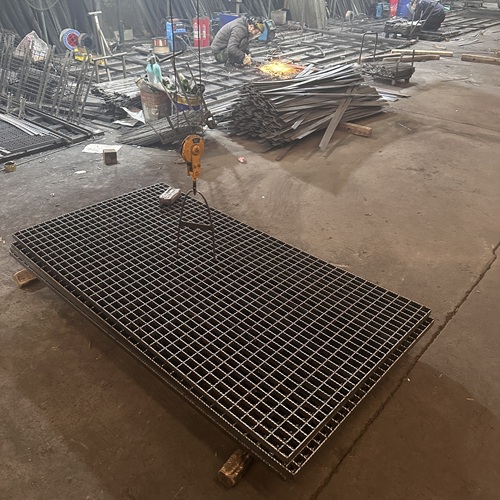 鋼格板在工業(yè)平臺中的4大應用優(yōu)勢