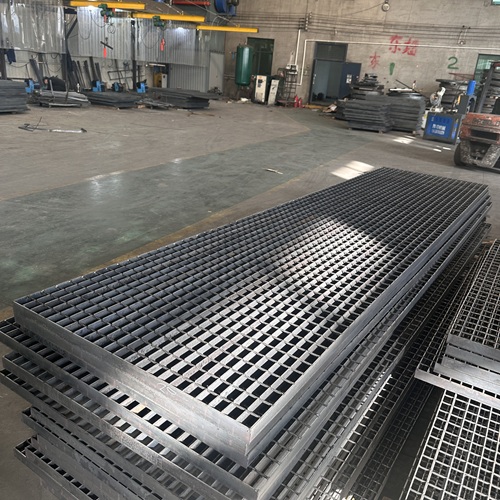 鋼格板搭配支撐結(jié)構(gòu)這樣做穩(wěn)固不松動