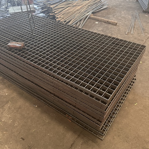 鋼格板搭配支撐結(jié)構(gòu)這樣做穩(wěn)固不松動